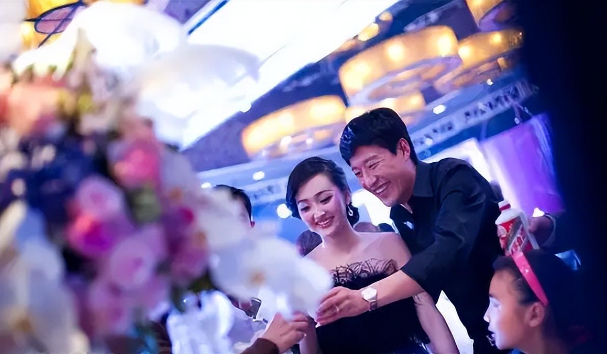 于震现任老婆照片图片