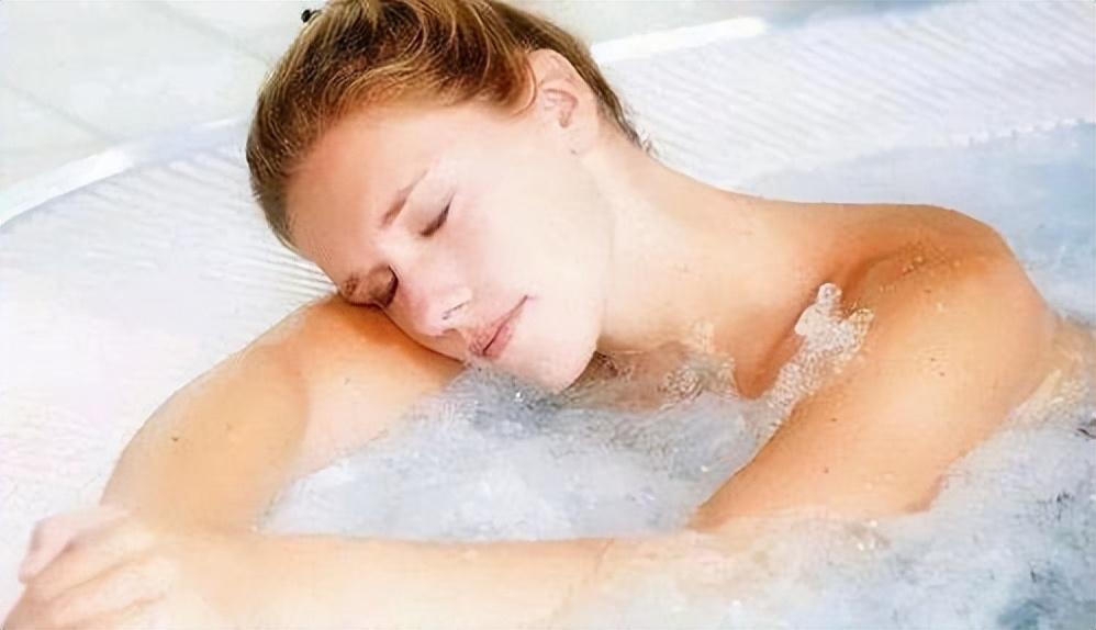 回顾:"反向洗澡"不可取,提醒爱干净的人,尽量远离洗澡时的3个误区