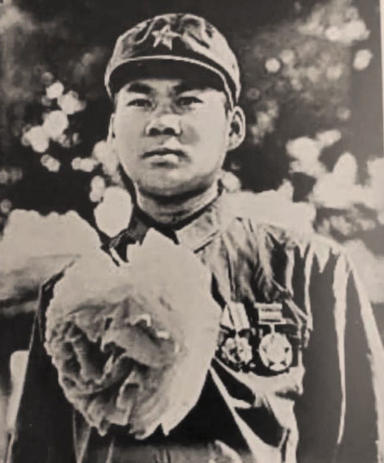 肖家喜宁死不丢一颗子弹身负重伤9天8夜爬行回国荣获一等功