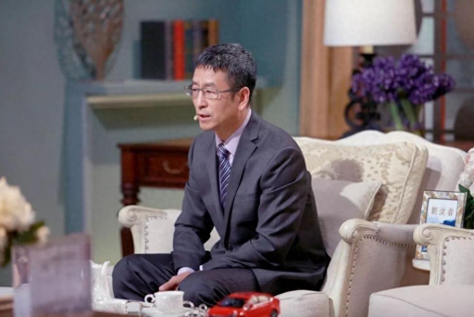 央视一哥白岩松被病痛折磨暴瘦50斤睡34个小时数次想自杀