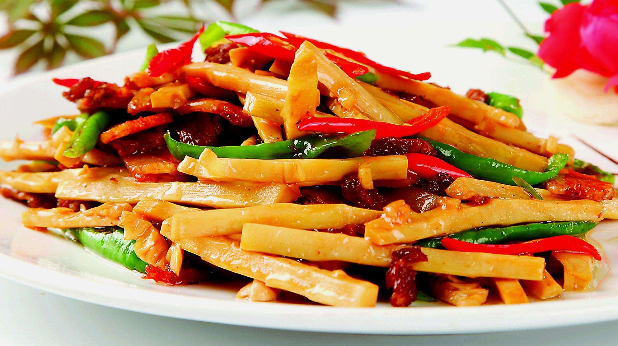 春天使劲吃,一止咳,二通便,三强免疫,体虚的人,趁现在要多吃