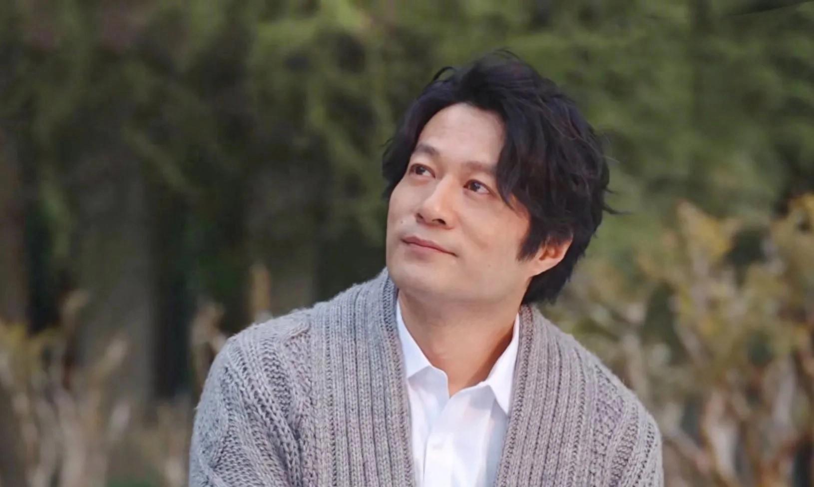 回顾谭凯演技太好被误认为是日本人51岁仍未婚和老母相依为命