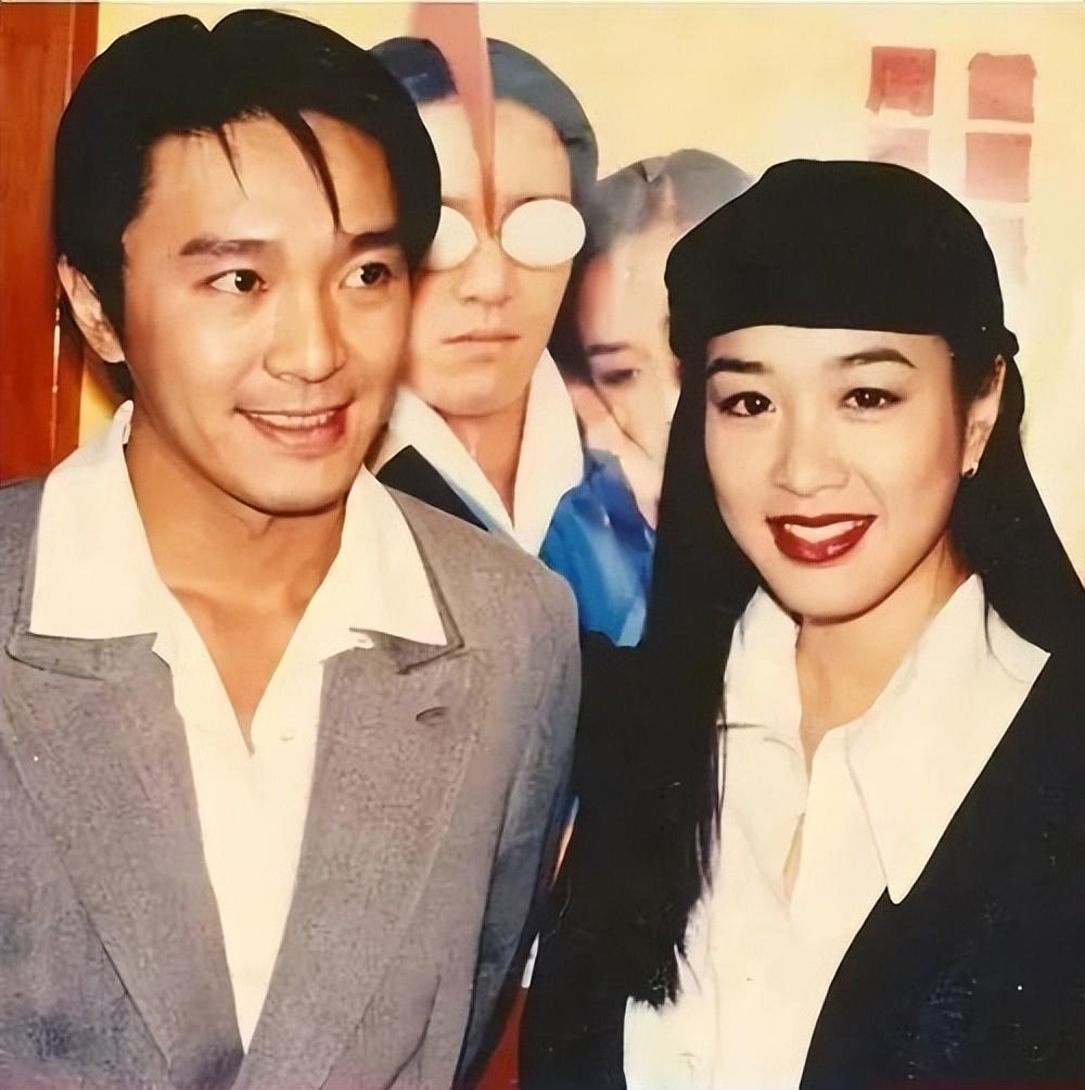 钟丽缇的努力所有人都有目共睹,就连周星驰也对她刮目相看.