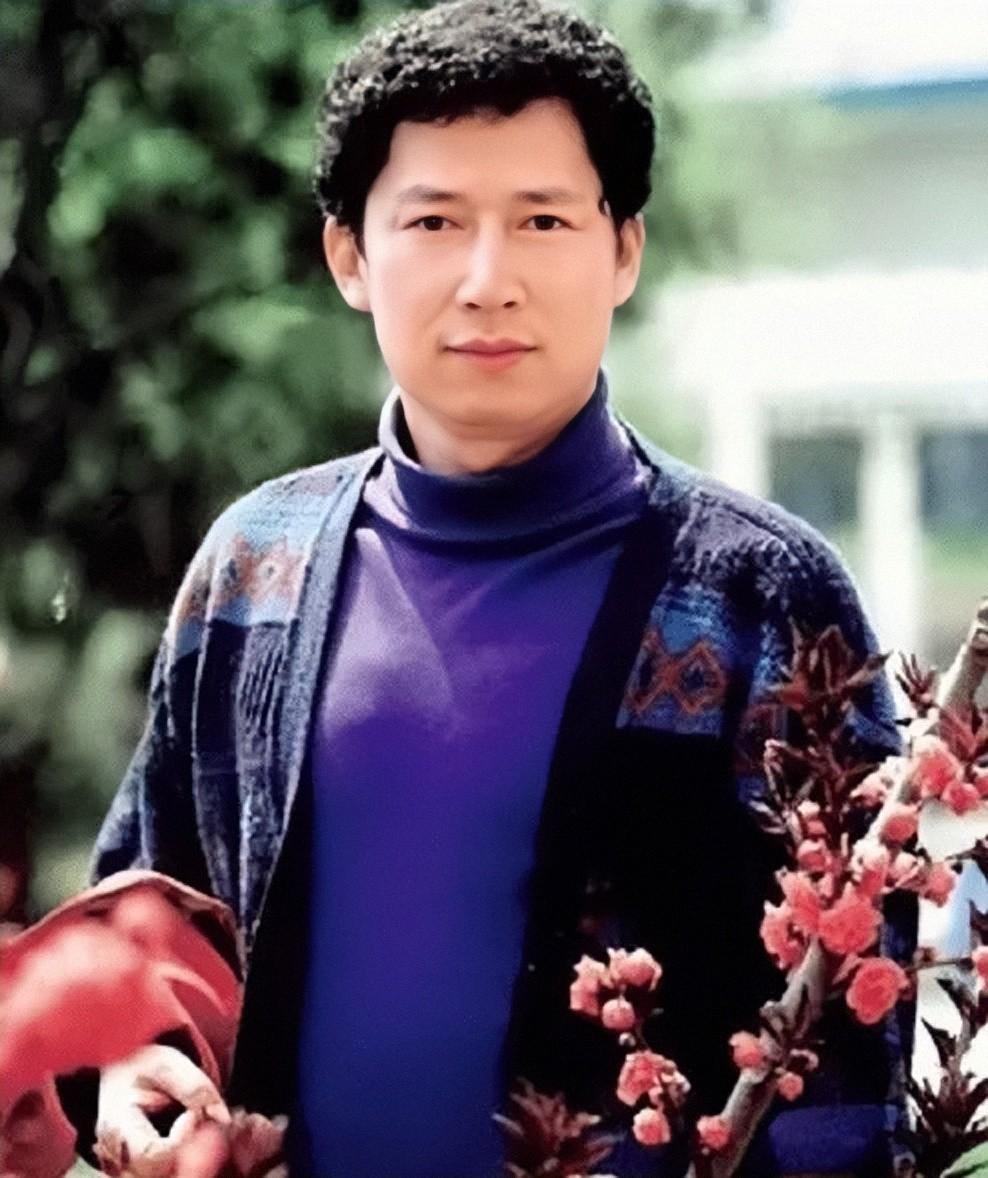 后,老太太就开始约法三章:生活费用aa制;不许随便交朋友;出门必须汇报
