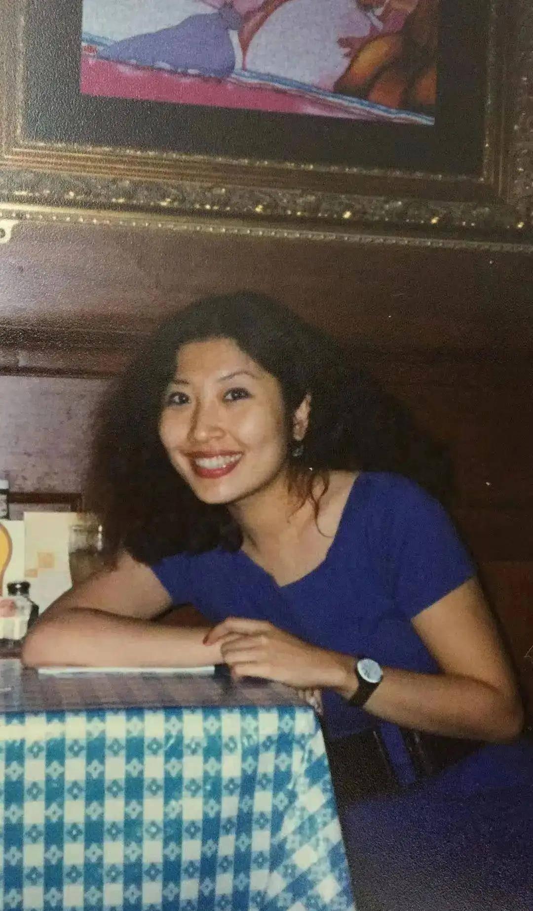 回顾张蔷29岁被前夫抛弃带儿子嫁给歌迷后被当成女儿宠爱