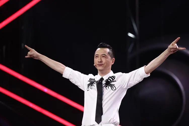 好声音导师现状李健最稳那英汪峰惹争议刘欢霆锋扛住口碑