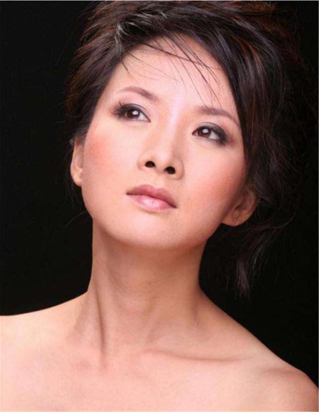 回顾演员谢兰嫁大11岁男友坚持做丁克12年39岁却意外得子