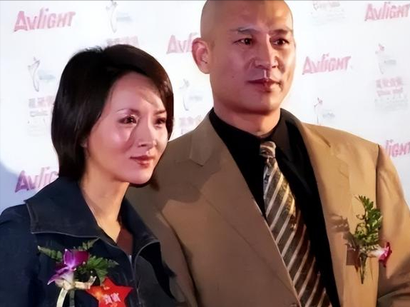 回顾演员谢兰嫁大11岁男友坚持做丁克12年39岁却意外得子