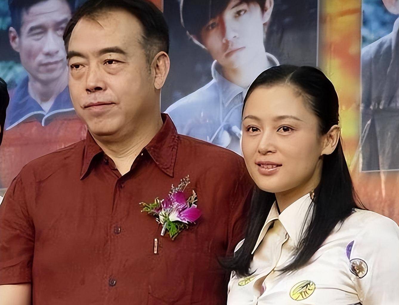 要知道,当时的陈红年仅28岁,而陈凯歌已经44岁,足足比她大了16岁,而且