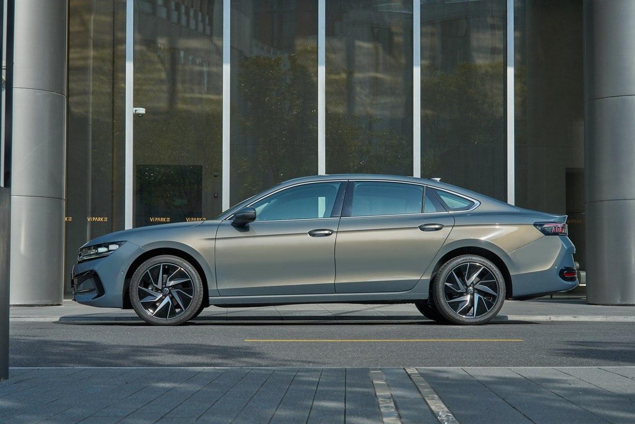 高清图片还是挺帅的,全新大众迈腾实车曝光并将于4月25日亮相