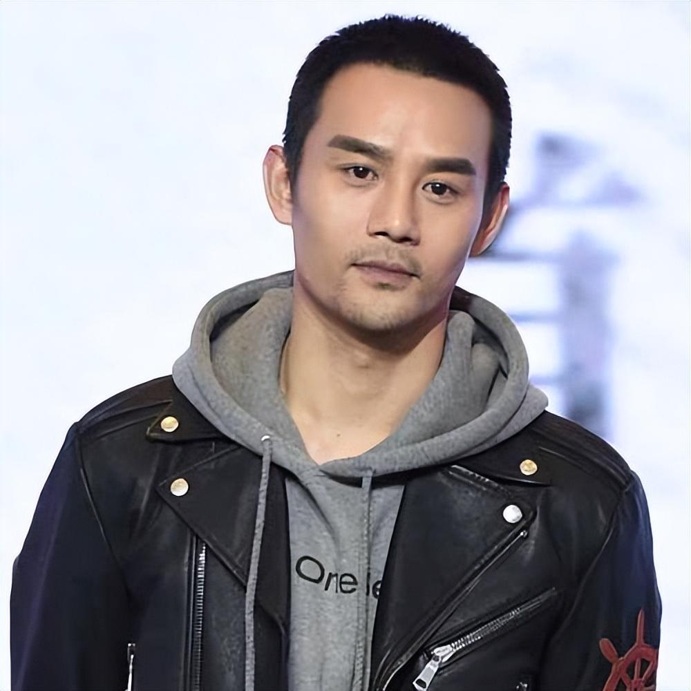 2015年到2017年,王凯的行程几乎排满了,不是在去片场的路上,就是在去