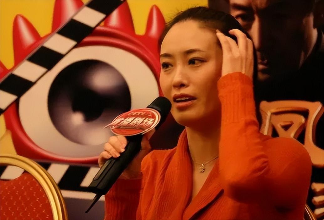 赌气贾妮最后和申军谊的好兄弟谢晓辛步入婚姻的殿堂,大家问贾妮对