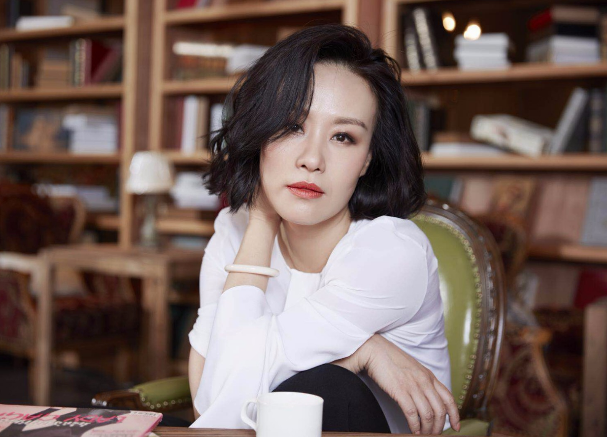 回顾朱曼芳大女儿是演员小女儿是画家对偏瘫丈夫不离不弃