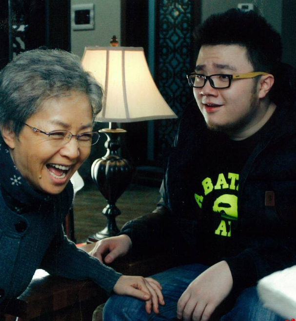 回顾巴图生父英达再婚后被继父抚养以后我就是母亲的避风港