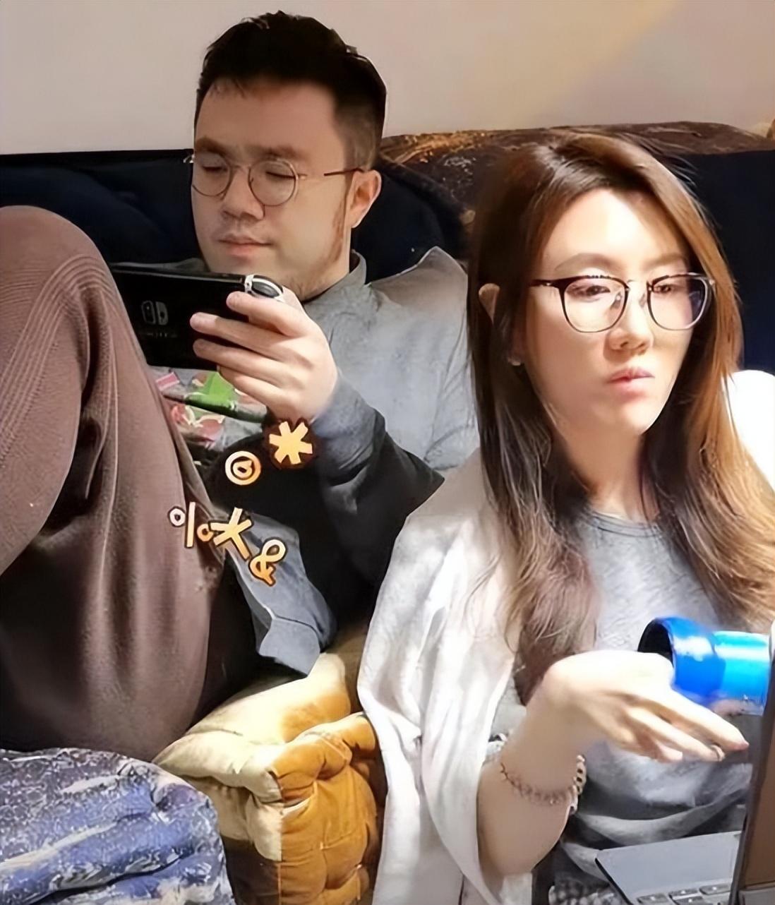 回顾宋丹丹儿媳王博谷嫁给小7岁的巴图38岁生二胎被婆婆宠成宝