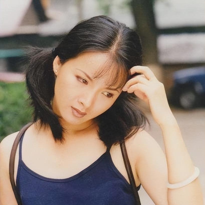 回顾演员谢兰嫁大11岁男友坚持做丁克12年39岁却意外得子