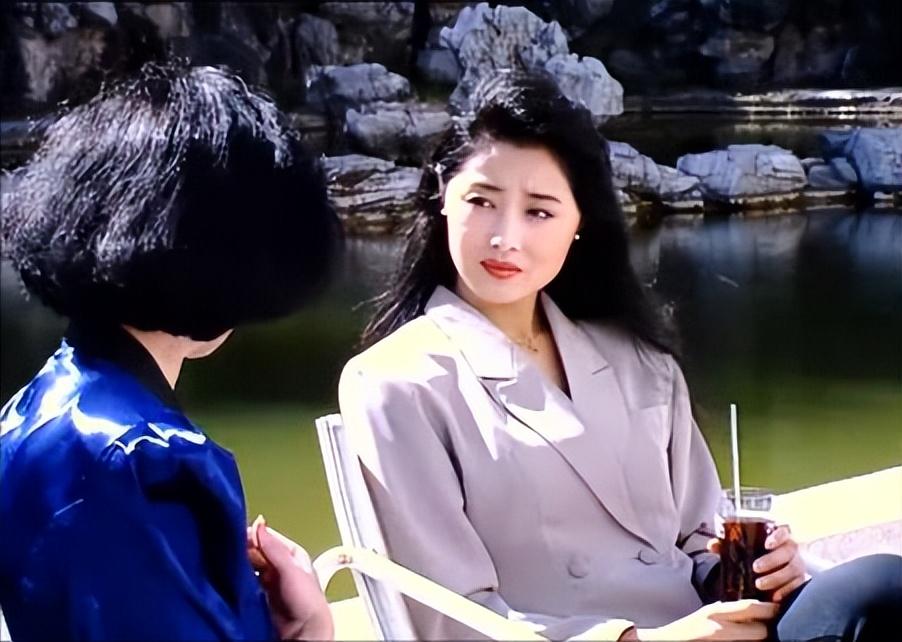 作为电视剧投资方之一的张健,在节目大获成功后举办了一个庆功宴,邀请