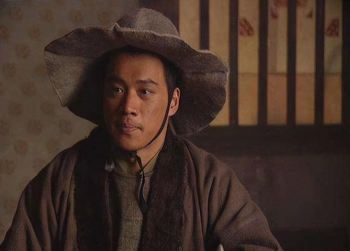 武松作为都头,自然是受不了这种骚扰,所以从武大郎的家里搬了出来