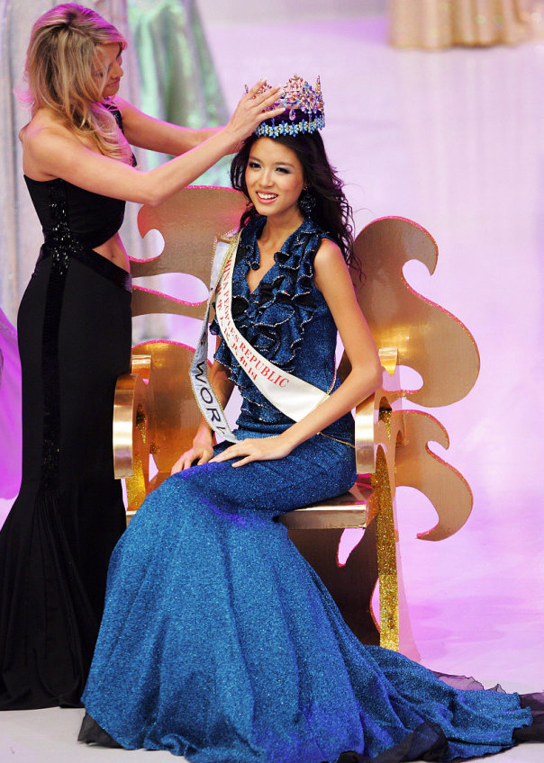 回顾世界小姐张梓琳37岁生二胎不嫁豪门嫁爱情老公颜值超高