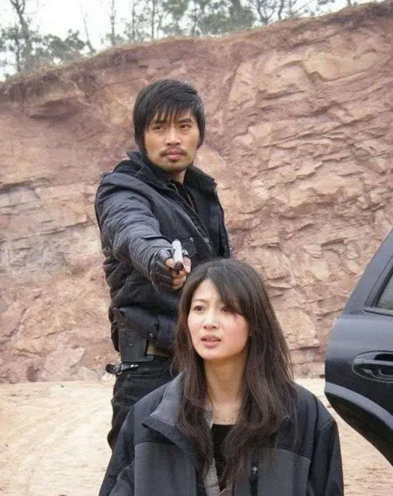 回顾侯梦莎因军旅剧走红搭档吴京走红嫁演员丈夫毛毅幸福美满