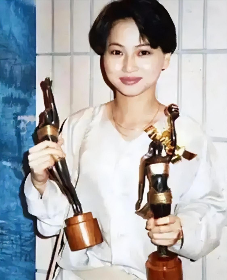 回顾刘玉翠凭阿紫一角走红40岁抑郁差点自杀恋爱26年不结婚