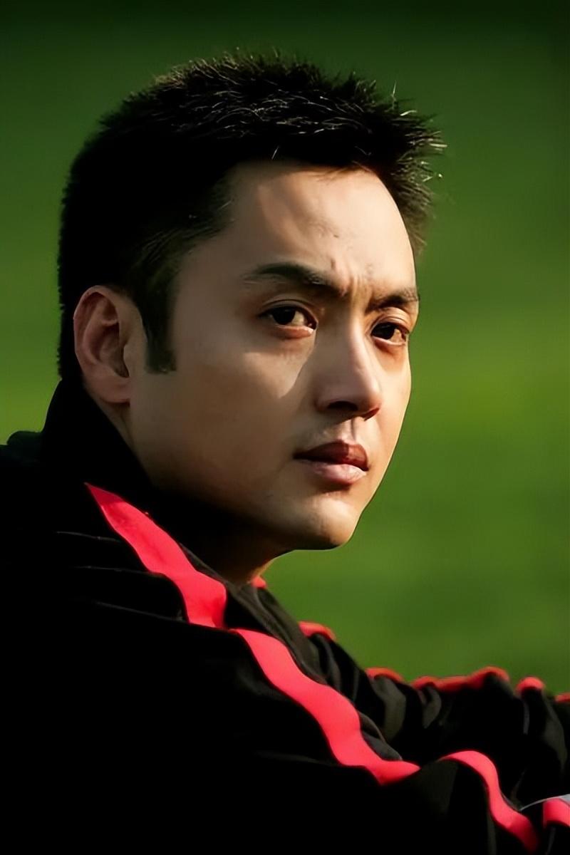 回顾朱宏嘉和刘丹不是恋人为她扫墓寄托哀思如今结婚生子