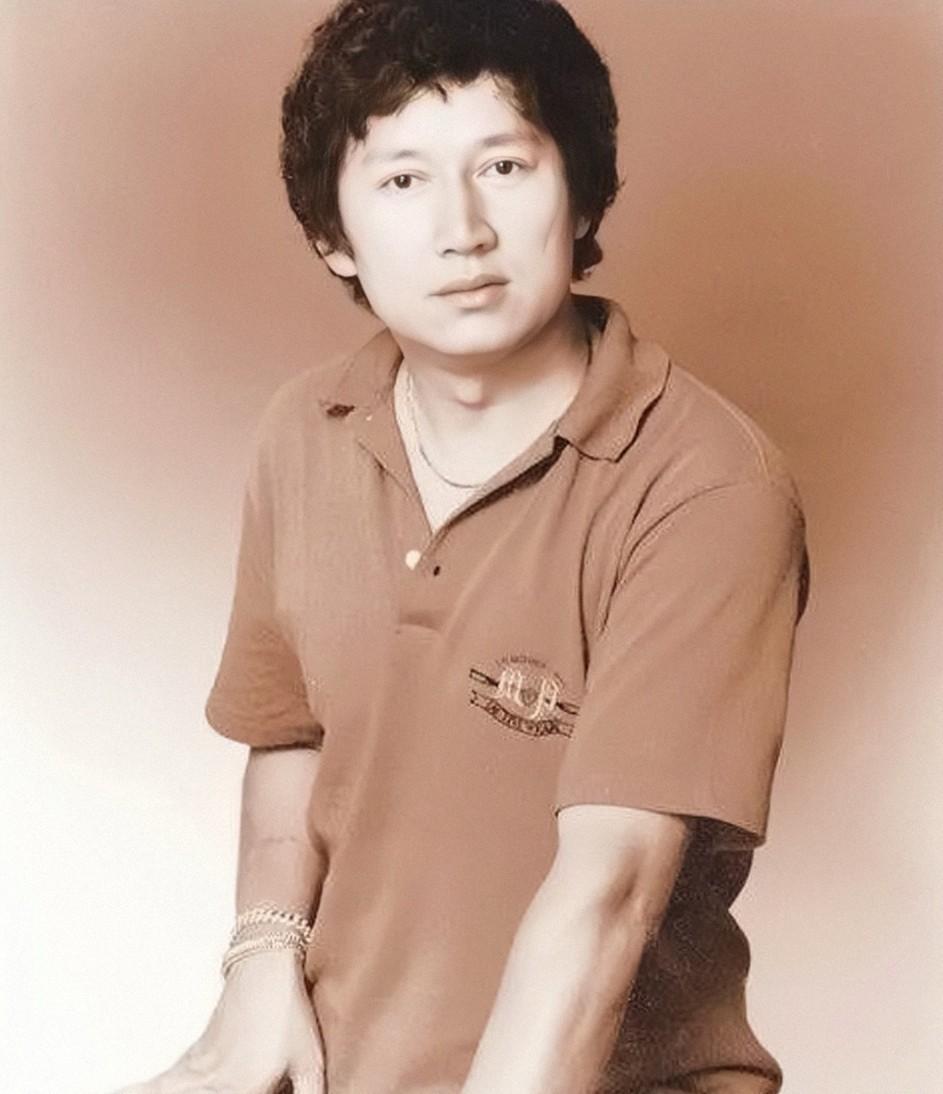 回顾富豪继承妻子268亿晚年财产受手下控制被迫跟保姆结婚