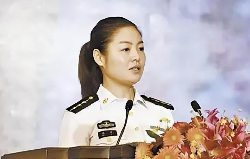 16年航母飞行员张超牺牲,女儿仅2岁,空姐妻子入伍今成海军上尉