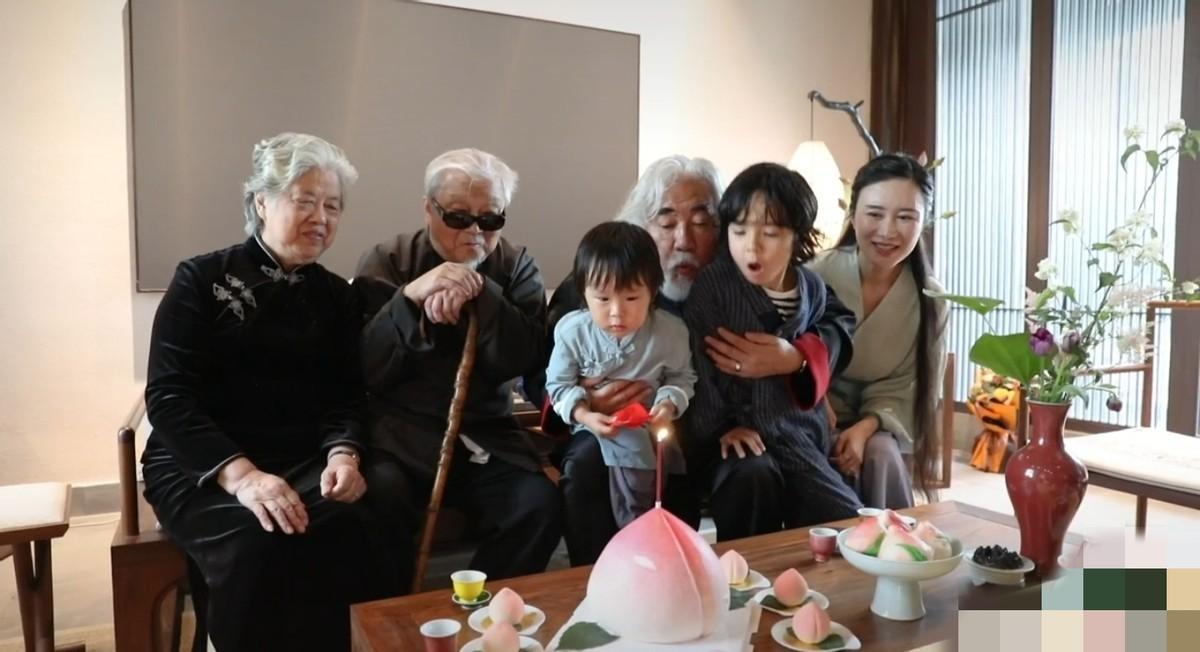 回顾杜星霖嫁大31岁的张纪中两年取卵70颗做3次试管我们是真爱