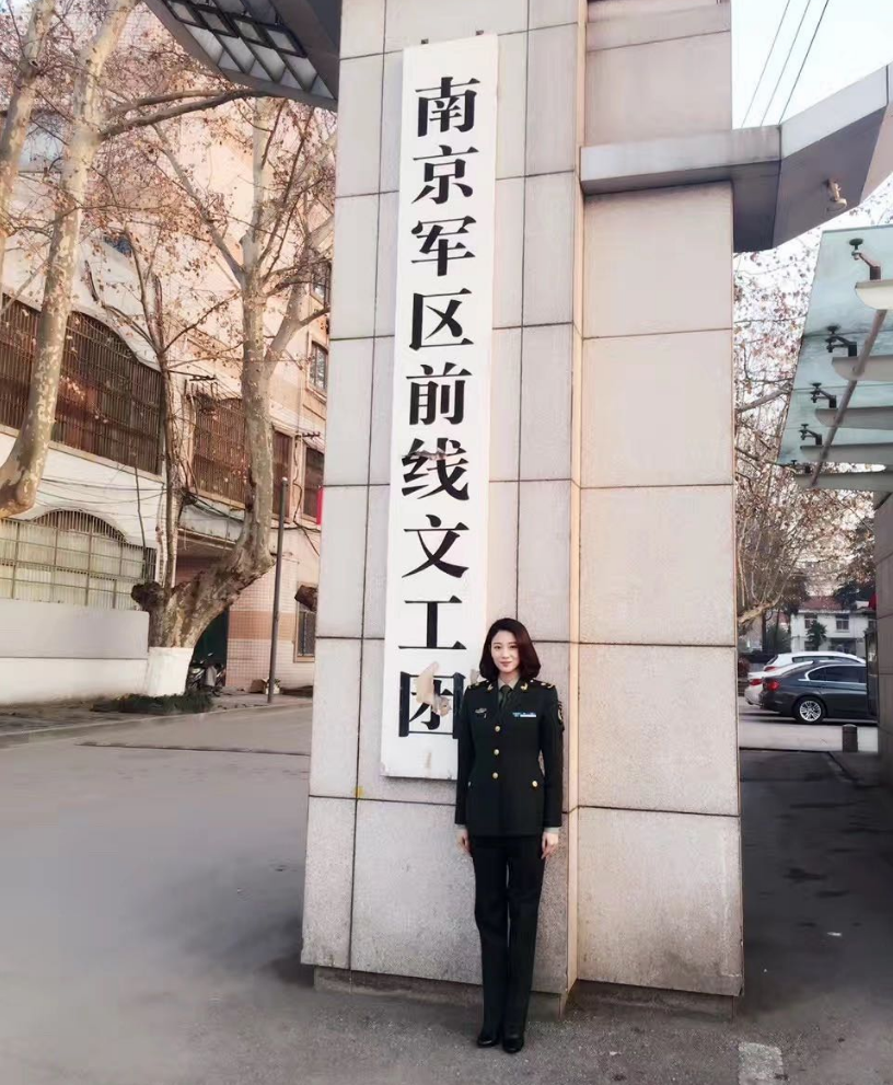 回顾侯梦莎因军旅剧走红搭档吴京走红嫁演员丈夫毛毅幸福美满