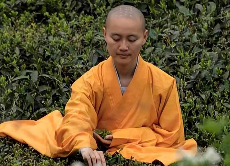 2008年河南女大学生因一个梦选择出家14年后这就是幸福生活