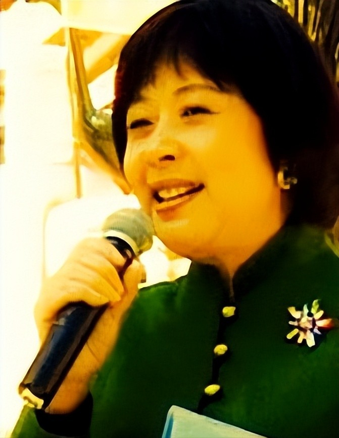 央视著名主持人刘璐嫁中国台湾丈夫退休后生活怎样