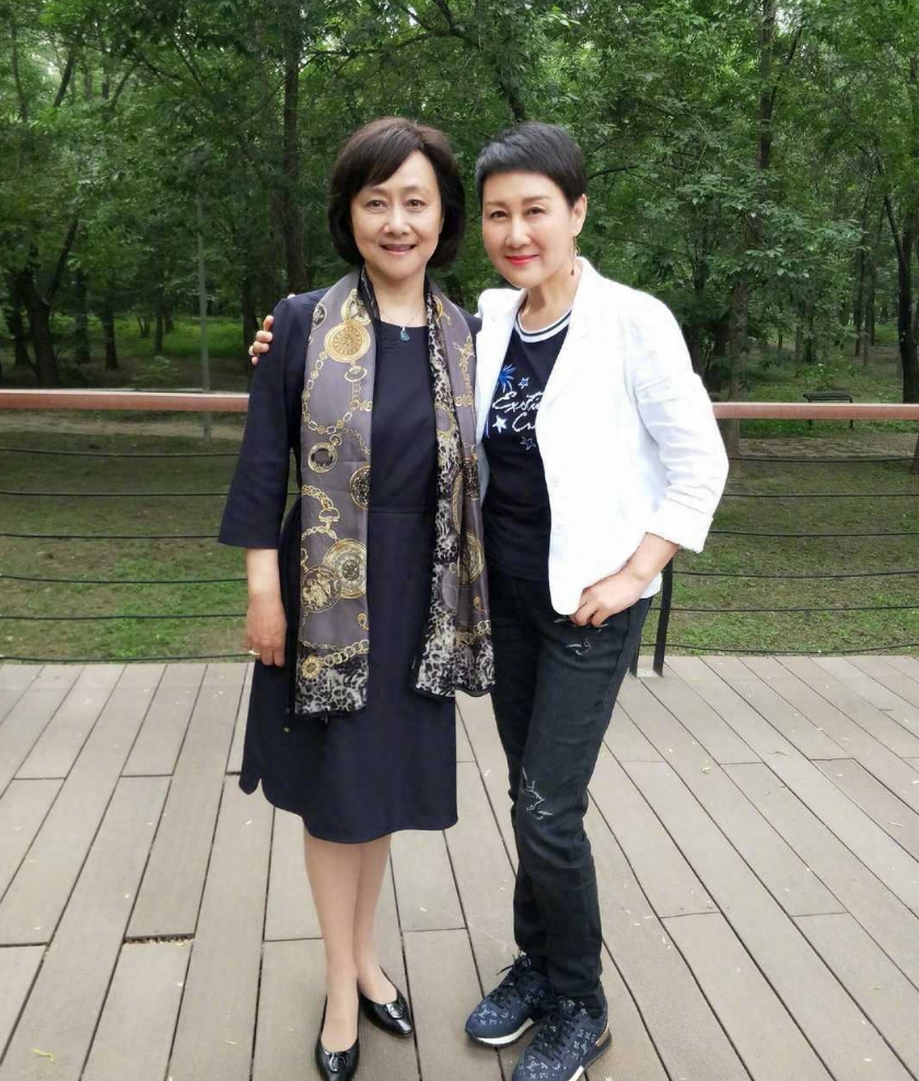 回顾女星黄梅莹丈夫是演员儿子是知名导演73岁依旧努力拍戏