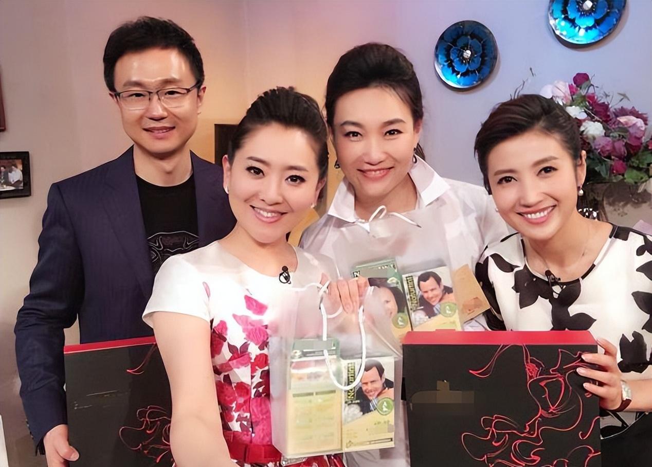 回顾主持人李梓萌贷款上班20年46岁仍未婚她在追求什么