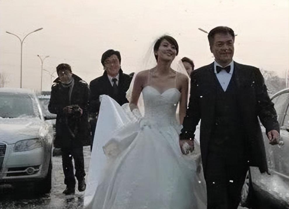 回顾演员尤勇智被许晴抛弃后娶小10岁娇妻如今生活幸福美满