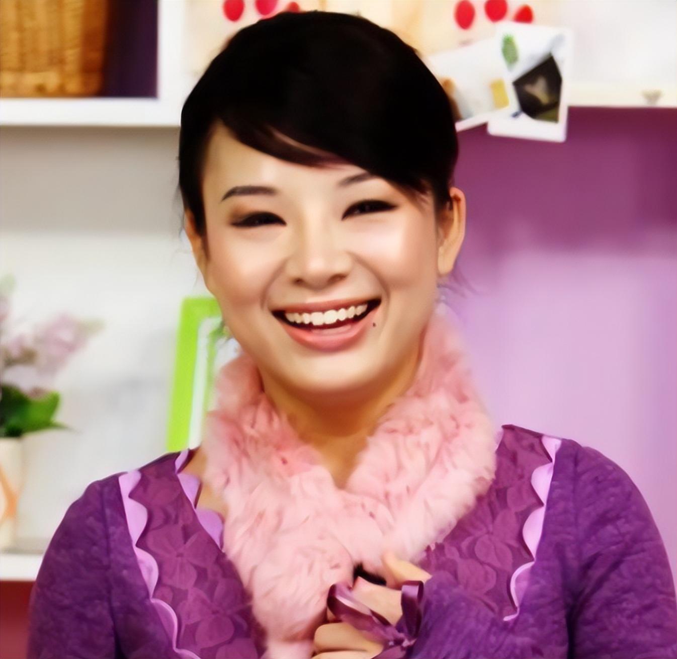 回顾盲人歌手刘赛的母亲坚决不要二胎坚信女儿跟正常人一样