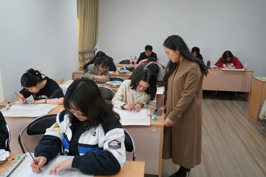 大学上课图片真实校园图片