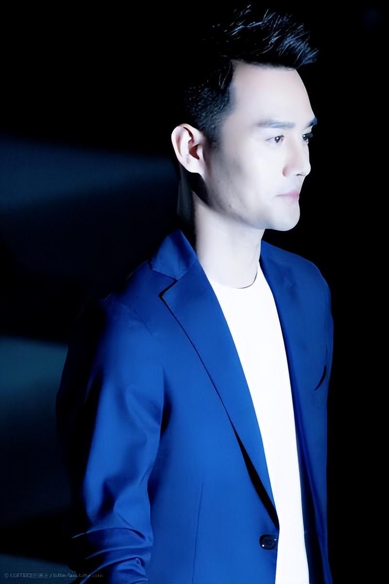 2015年到2017年,王凯的行程几乎排满了,不是在去片场的路上,就是在去