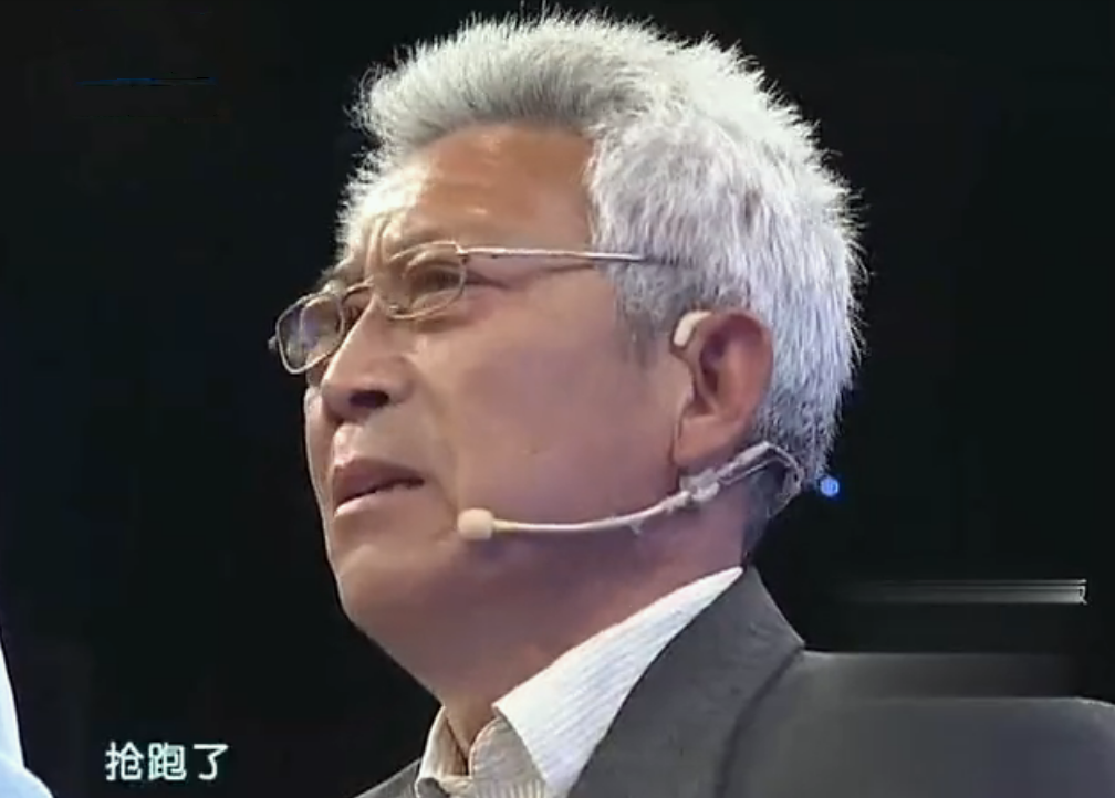 回顾山楂妹天生残疾被遗弃养父母将她养大走红后父母来认亲