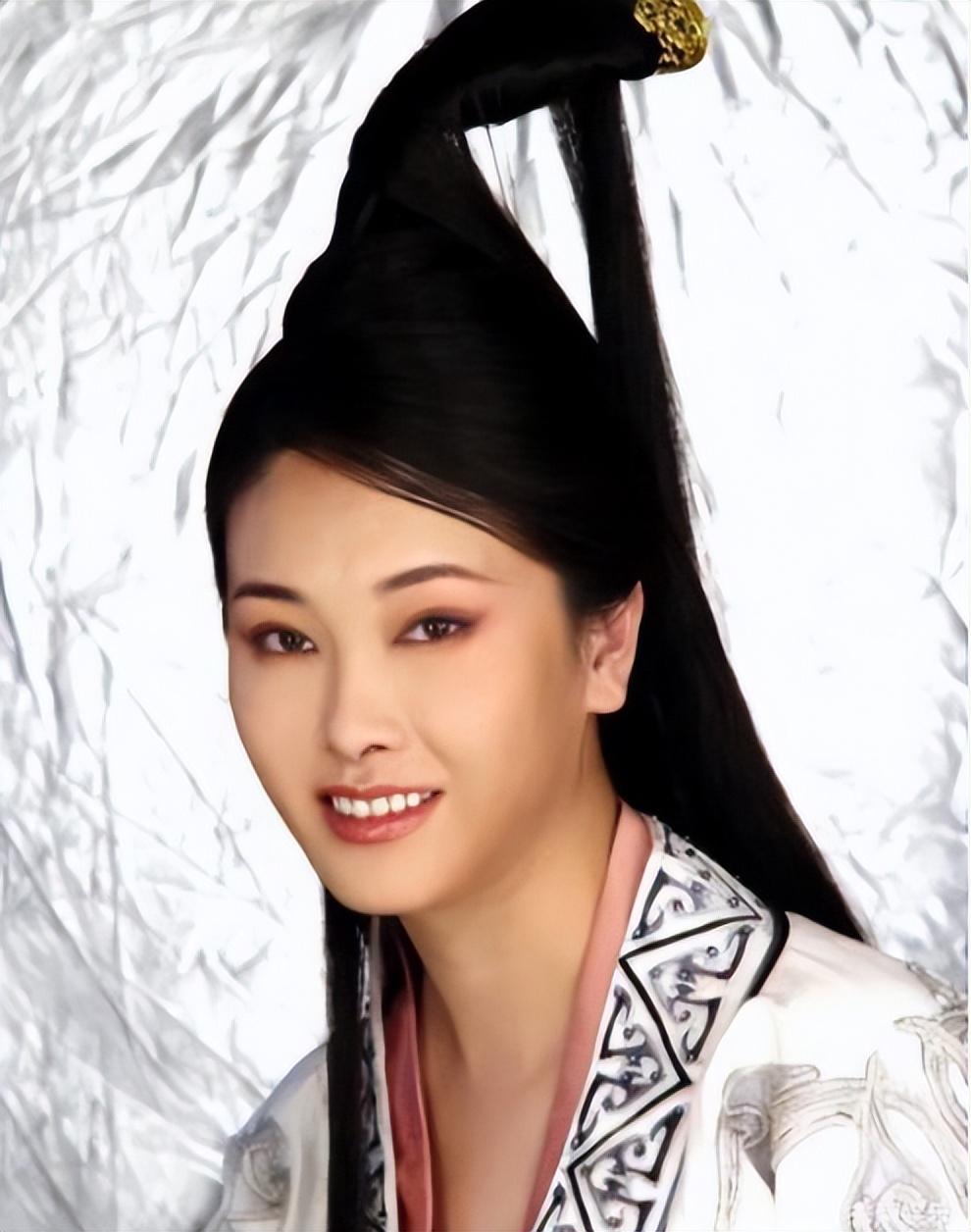 回顾贾妮受不了和申军谊同居八年不结婚余生不会辜负富豪丈夫