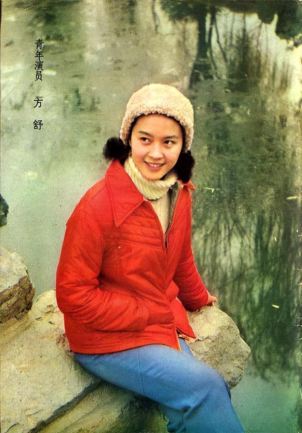 回顾方舒捧红屠洪刚后被抛弃独自抚养两个女儿女儿成其骄傲