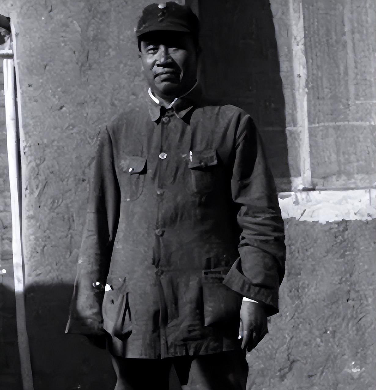 49年胡奇才来沈阳养病伍修权先斩后奏胡你们不能绑我在这里