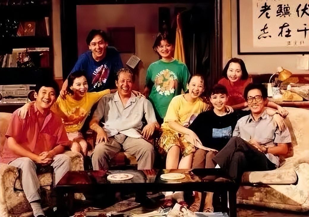 梁左当时有心栽培弟弟妹妹,于是在创作剧本时,基本就是按照自家情况写