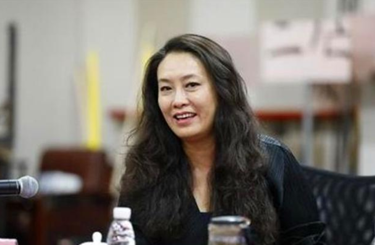 回顾贾妮受不了和申军谊同居八年不结婚余生不会辜负富豪丈夫