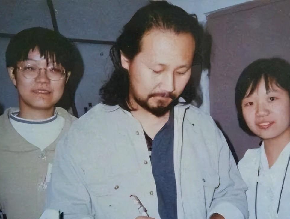 腾格尔喝酒喝到家财散尽妻离女逝如今的他过得怎么样