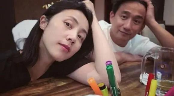 回顾孙莉18岁跟了老师黄磊婚后在家生儿育女容忍老公有绯闻