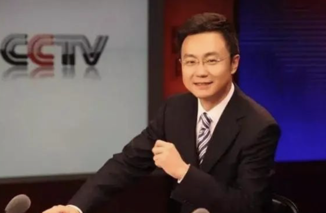 在拍摄时,学校老师介绍说:"这是咱们特地从北京电视台请来的导演蒋虎