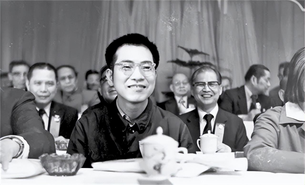 回顾数学天才陈景润47岁娶29岁女军医唯一儿子如今过得怎么样