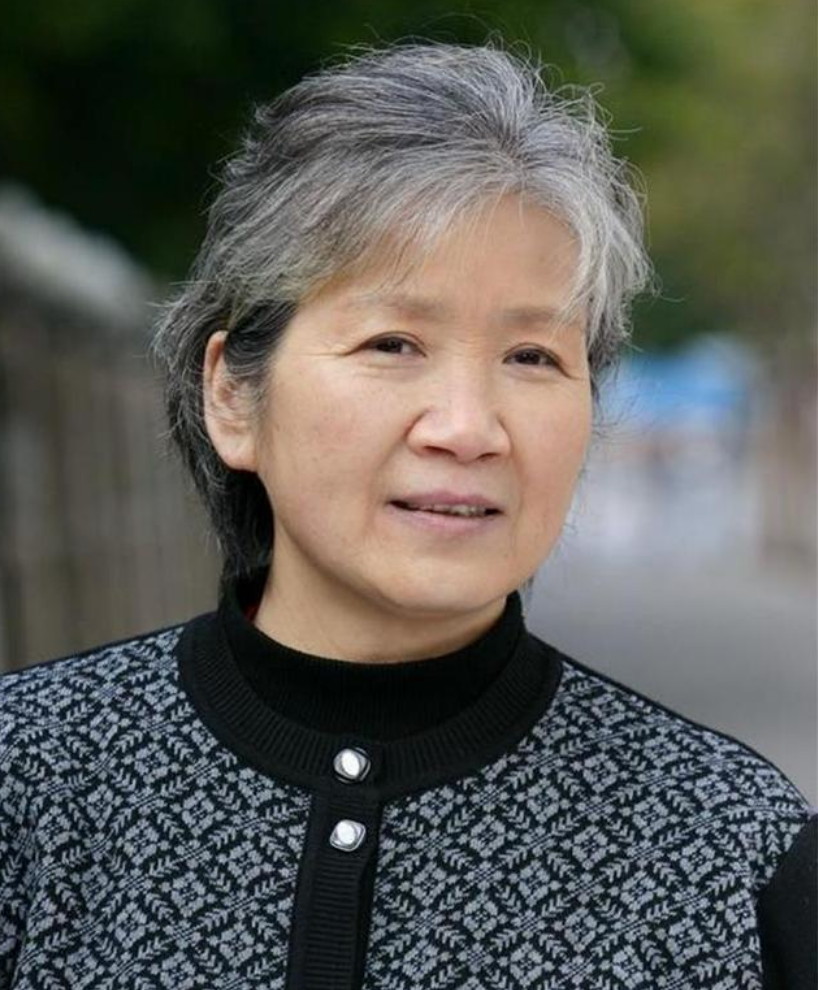 回顾著名演员曹翠芬人到中年才红与演员丈夫恩爱57年却有遗憾