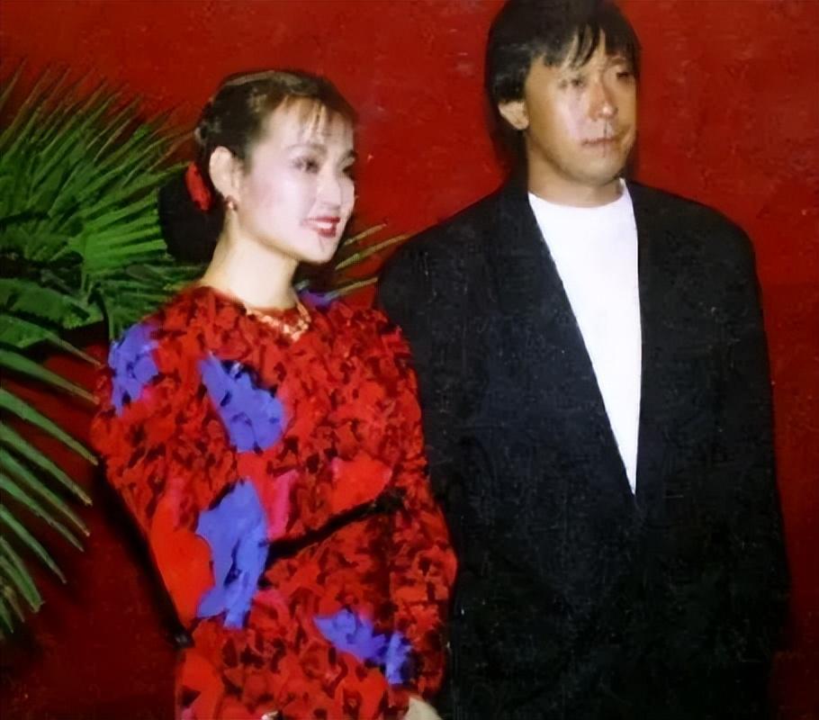 回顾刘晓庆61岁再嫁4次婚姻无子女现任丈夫疼她30年